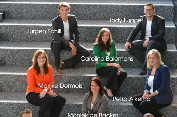 Luminous pictures from yeast cells