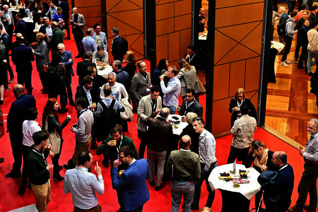 UFe Impact Night informs and tries to stimulate