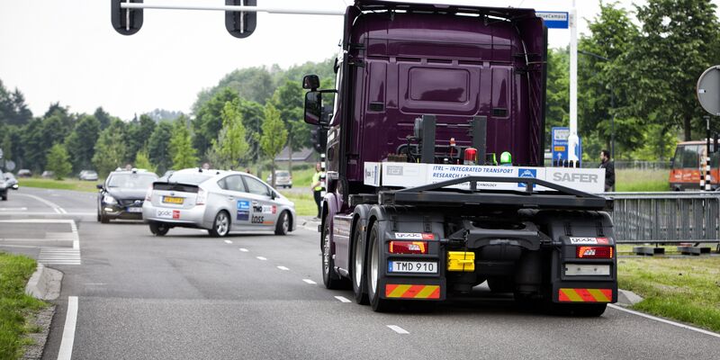 Drie teams tijdens de proef op de T-splitsing. Foto | Vincent Knoops