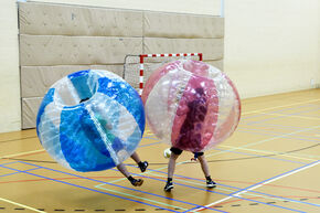 Bumperen bij bumperbal. Foto | Bart van Overbeeke
