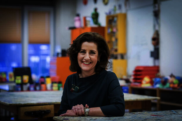 Minister ziet keerzijde verengelsing, maar omarmt internationalisering