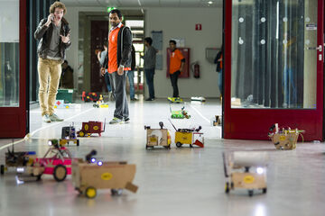 De robots op zoek naar slachtoffers. Foto | Rien Meulman