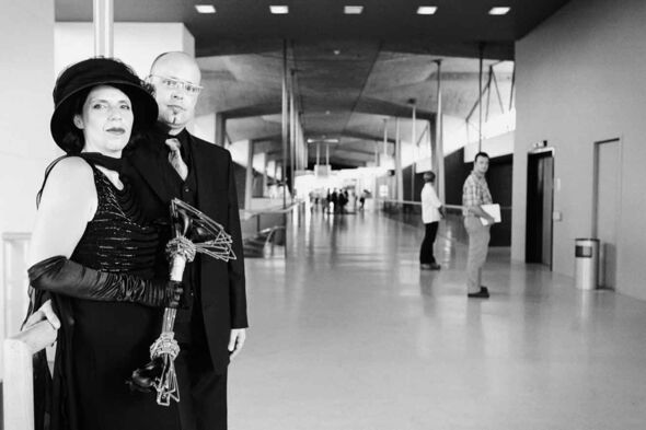 Making wedding pictures in the Hoofdgebouw building. Photo | Bart van Overbeeke