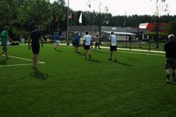 Rugbyen op sportpark De Hondsheuvels tijdens het sporttoernooi van de Intro 2012 (Technische Universiteit Eindhoven).