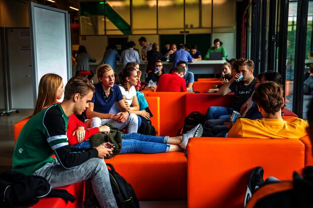 Mechanical Engineering remains popular despite intake restriction