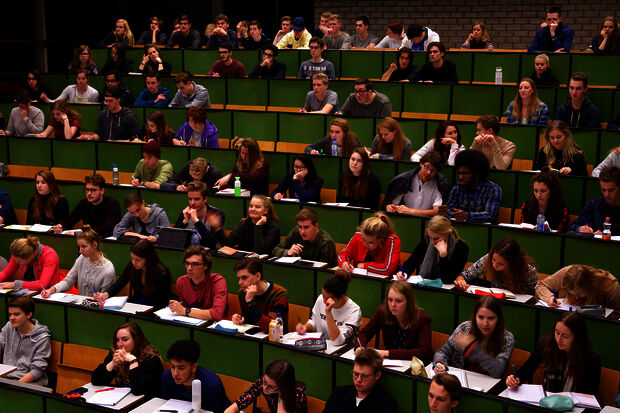 Different lecture times, but why?