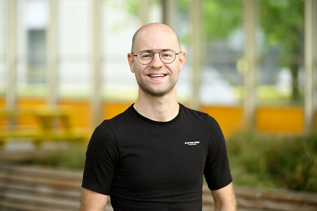 Double honor: not one, but two awards for Loe Schlicher