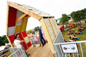 Het paviljoen van SummerLabb. Foto | Bart van Overbeeke Het paviljoen van SummerLabb. Foto | Bart van Overbeeke