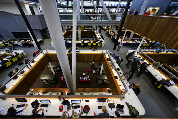 Extra weekend opening after Christmas: over 1,100 library visitors