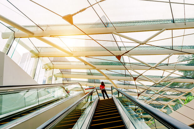 Still glass ceiling in the academic world