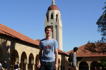 Maarten Sebregts op Main Quad bij Stanford University.