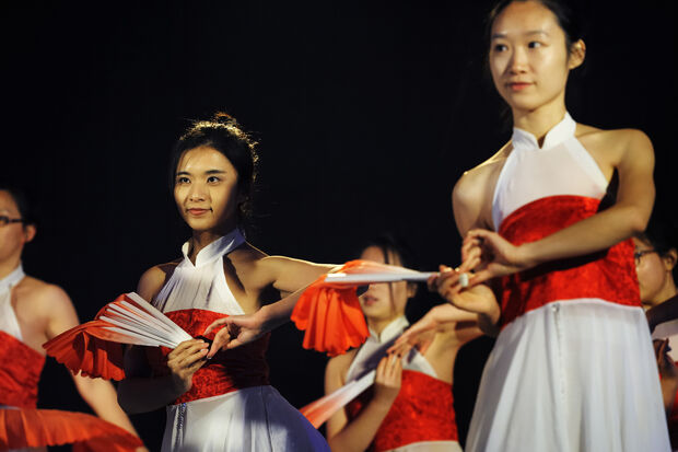 Warm atmosphere conquers cold at international event 