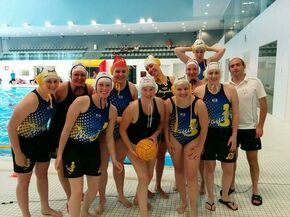 De Eindhovense waterpolodames wonnen brons.