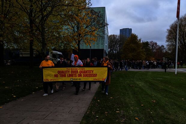 Walk-out op campus tegen de bezuinigingen
