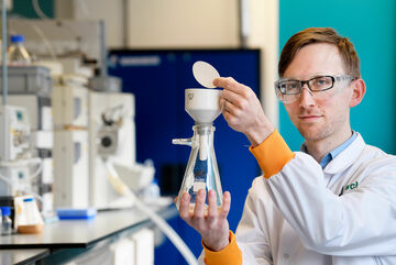 TU/e researcher Lech-Gustav Milroy. Photo | Bart van Overbeeke