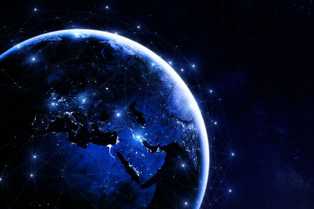 From Europe to Asia in 100 gigabit per second