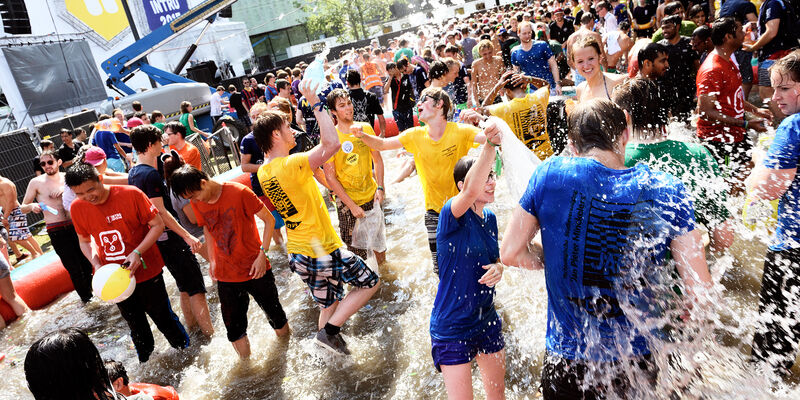 Het waterfestijn Splash als afsluiter van de Intro 2015. Foto | Bart van Overbeeke