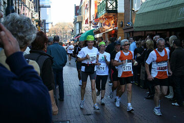 Marathonlopers op het Stratumseind