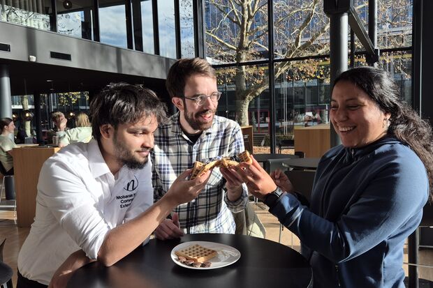 Waffles without eggs or milk to make TU/e fully plant-based