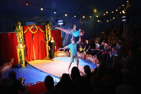 Circus Bongo bij de TUimelaar. Foto | Bart van Overbeeke