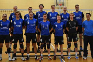 Hajraa Heren 1, met rechts coach Niek Latuhihin.
