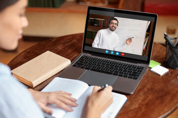 Prostock-studio / Shutterstock
