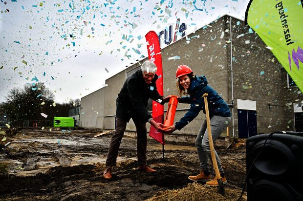 Time capsule burial marks start of SSC expansion