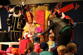 Sint aan de TU/e. Foto | Maarten van Helden