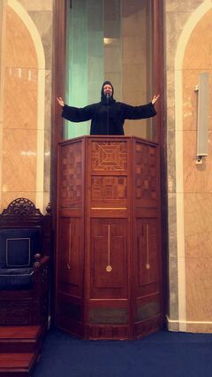 Dressed in the abaya and hijab at the Mosque. Photo | Daniëlle Ramp