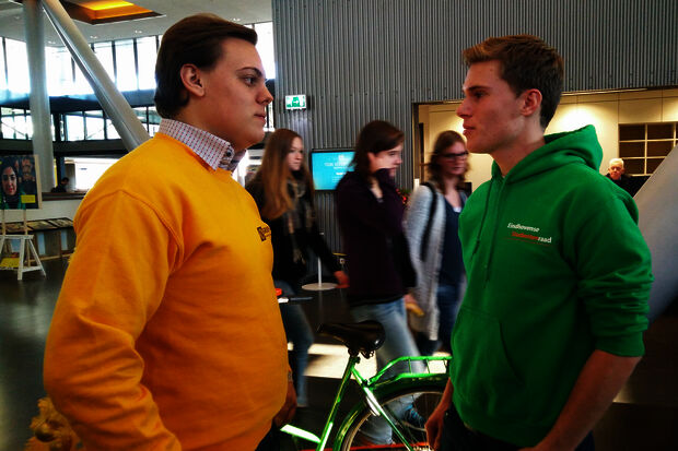 Studentenfracties op zoek naar stemmers