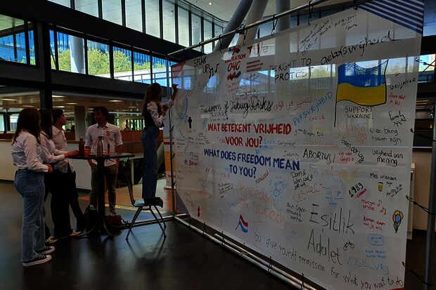 Freedom slogans in ten languages