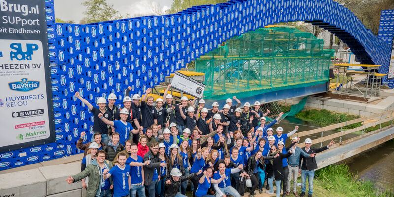 Een bierkrattenbrug van 26.69 m. Foto | Bart van Overbeeke