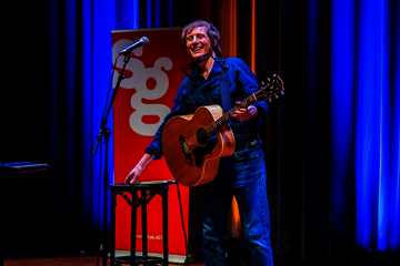 Woensdag 21 februari kon je tijdens de lunch komen luisteren naar artiest Lucky Fonz III, gewoon in de Blauwe Zaal. Sommigen ...