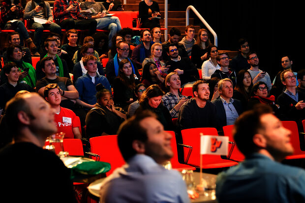 Internationals ask politicians to combat discrimination