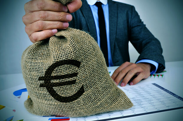 “Give research at least an extra € 300 million annually”