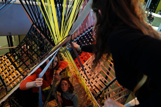 Weaving the “beating heart” in Neuron