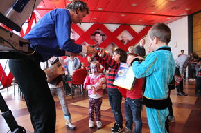 Sint aan de TU/e. Foto | Maarten van Helden
