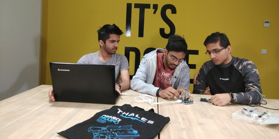 [Translate to English:] Team Geo: Jay Nagdeo, Aabharan Hemanth en Chinmay Gore.