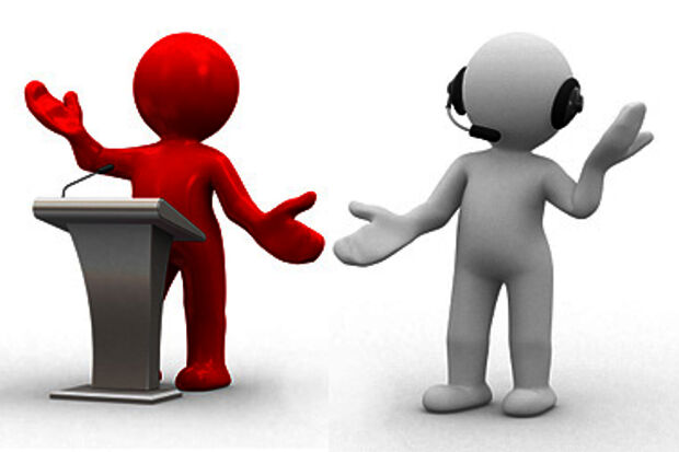 Interpreter assists Pakistani University Council member