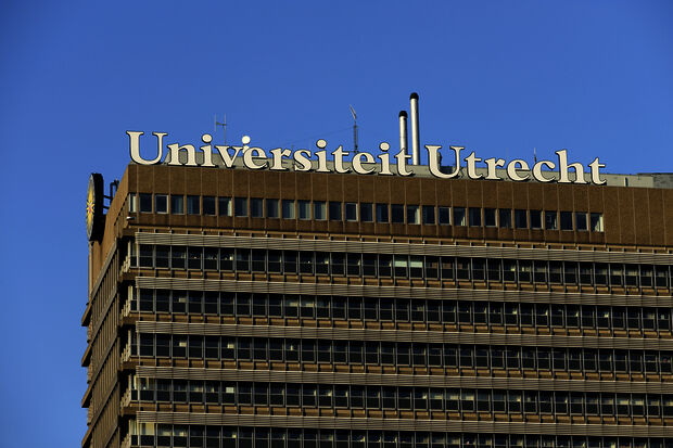 Members of Utrecht student society distribute ‘slut list’
