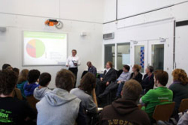 Students of Industrial Design worried about Bachelor College