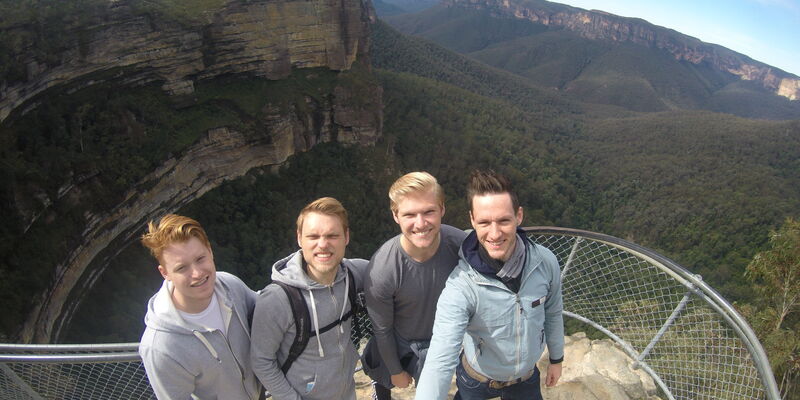 In de Blue Mountains. Patrick staat rechts op de foto.