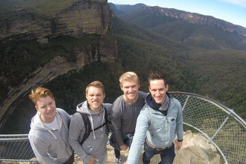 In de Blue Mountains. Patrick staat rechts op de foto.