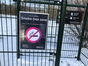 Smoke-free zone at the Student Sport Center (photo right). Photos | Brigit Span and Monique van de Ven
