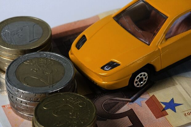 Executive Board to introduce paid parking for TU/e employees this fall
