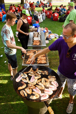 Baking for 500 mouths. Photo | Bart van Overbeeke