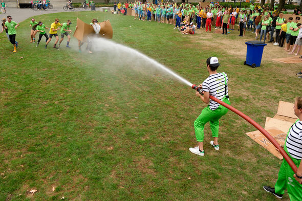 Candi Niels Dusseldorp spraying. Photo | Bart van Overbeeke