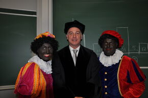 Kindercollege 'De logistiek van Sinterklaas' door prof.dr. Ton de Kok.