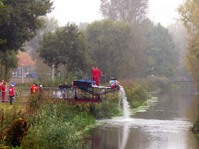 De jaarlijkse constructiewedstrijd aan en in de Dommel.