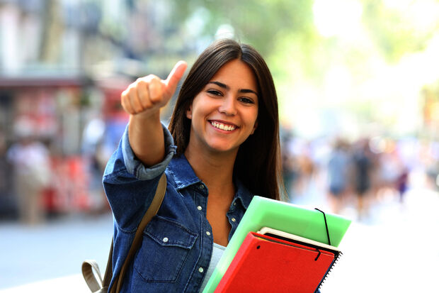 Easier access to Dutch student financing for European students